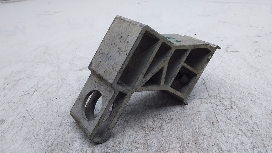 MERCEDES BENZ  E-CLASS W213 RADIATOR MOUNTING BRACKET  FMR405