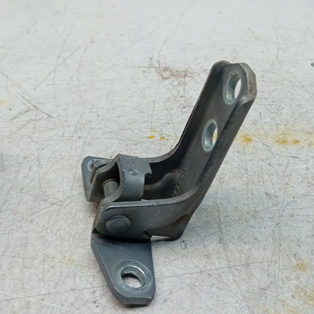 MITSUBISHI OUTLANDER MK3  FRONT DOOR HINGE PANEL E1 A046834 FM001641