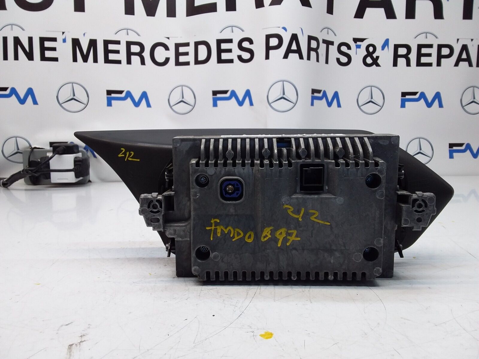 MERCEDES E-CLASS W212 2013 SAT NAV MULTIMEDIA SCREEN A2129002216 FM00697