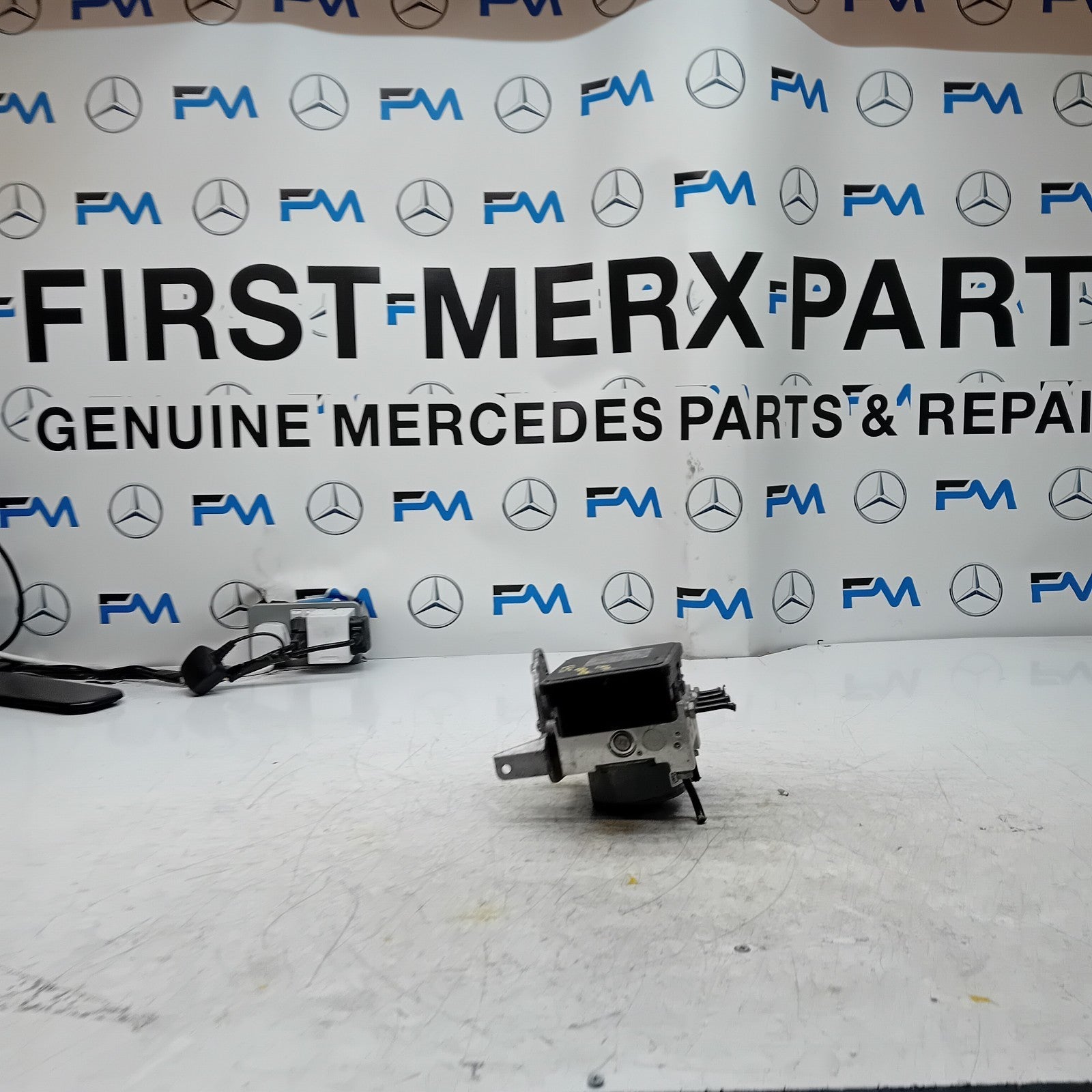 MERCEDES BENZ GLC W253 ABS PUMP CONTROL MODULE UNIT A2539011400 FM001461