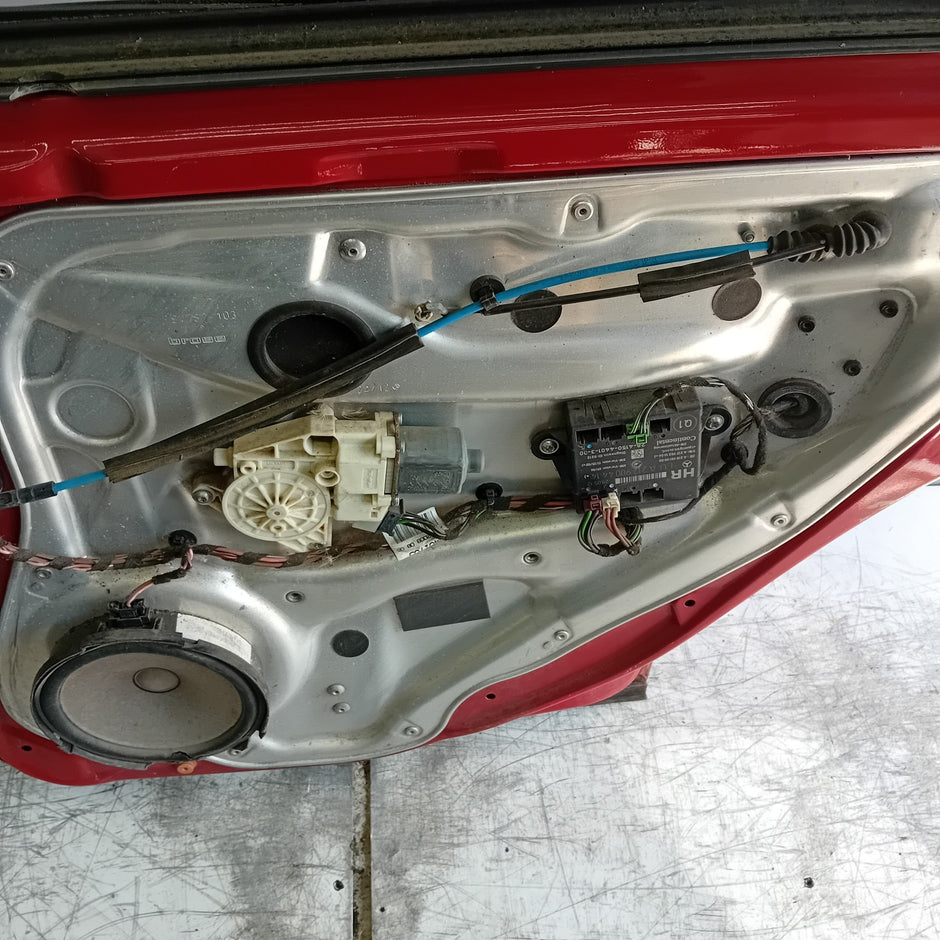 MERCEDES BENZ C-CLASS W204 EST DRIVER REAR DOOR OSR 2011 RED  FMD489