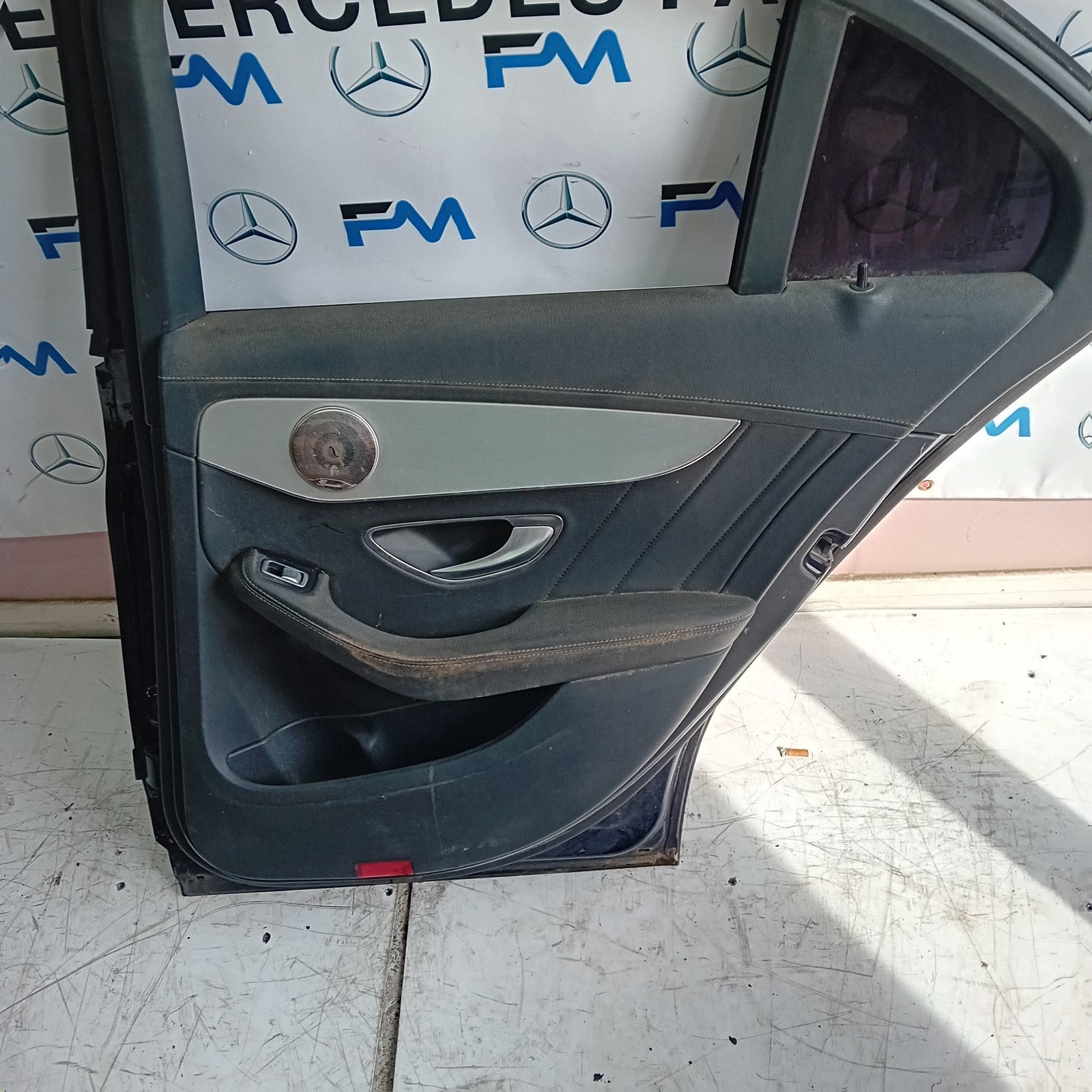 MERCEDES BENZ  C-CLASS W2O5 DRIVER SIDE REAR DOOR O/S/R COMPLETE BLUE FMD109