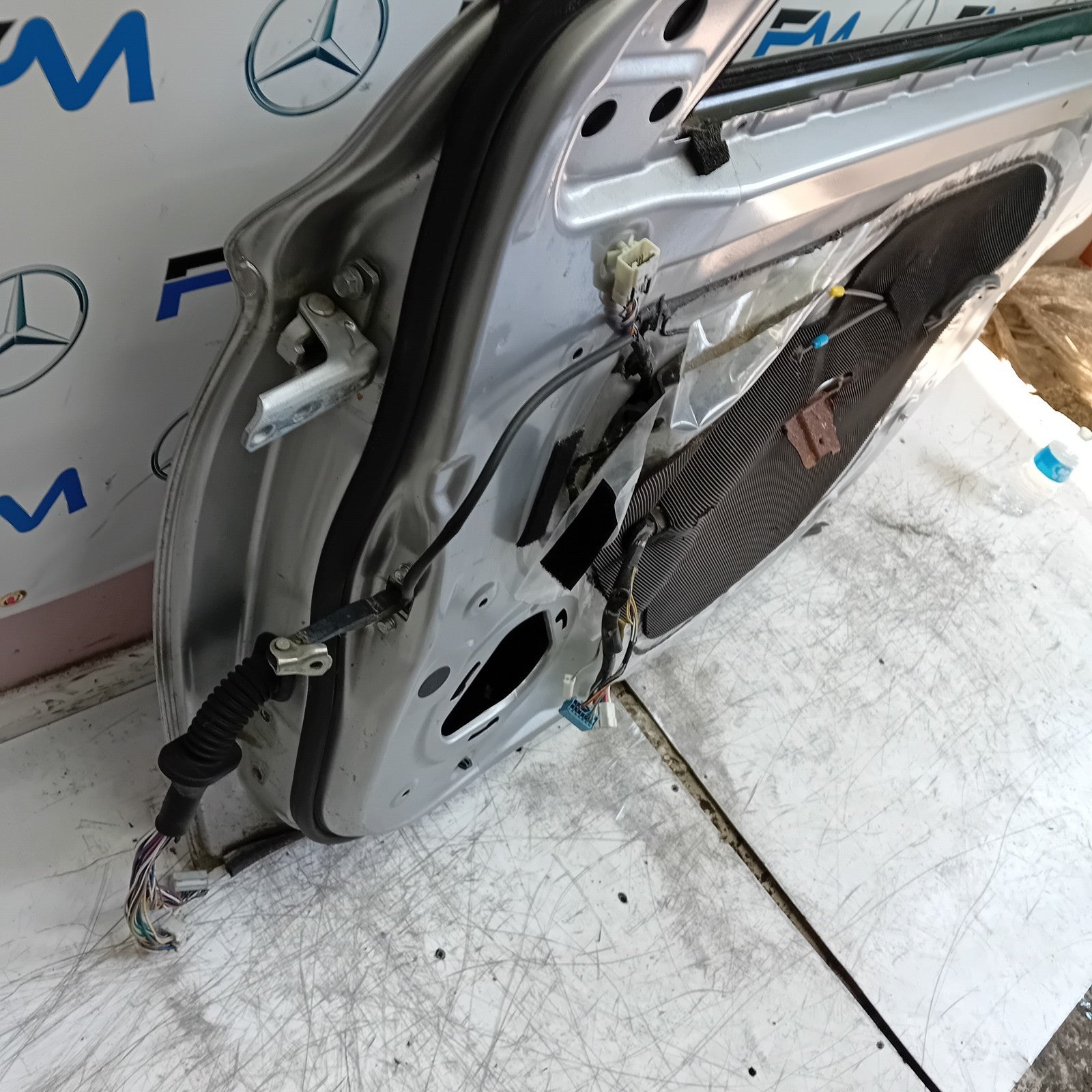 MITSUBISHI OUTLANDER MK3 DRIVER FRONT DOOR OSF SILVER 2013 FMD368