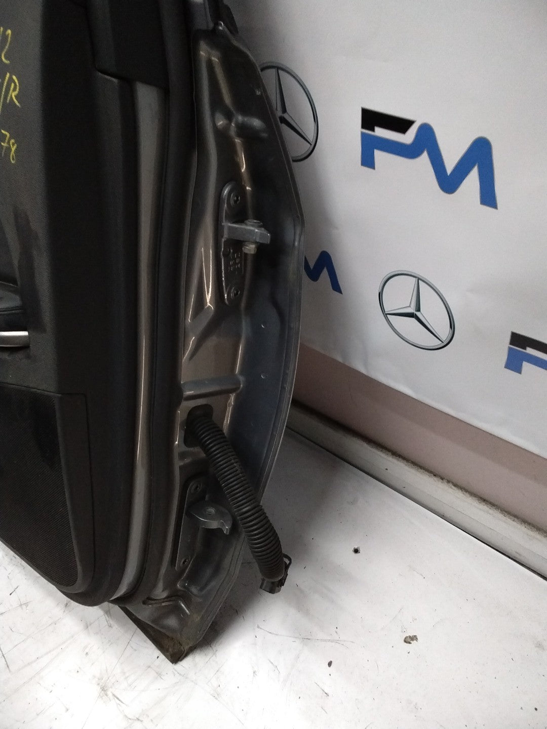 MERCEDES BENZ E-CLASS W212 PASSENGER SIDE REAR DOOR N/S/R COMPLETE SILVER FMD78