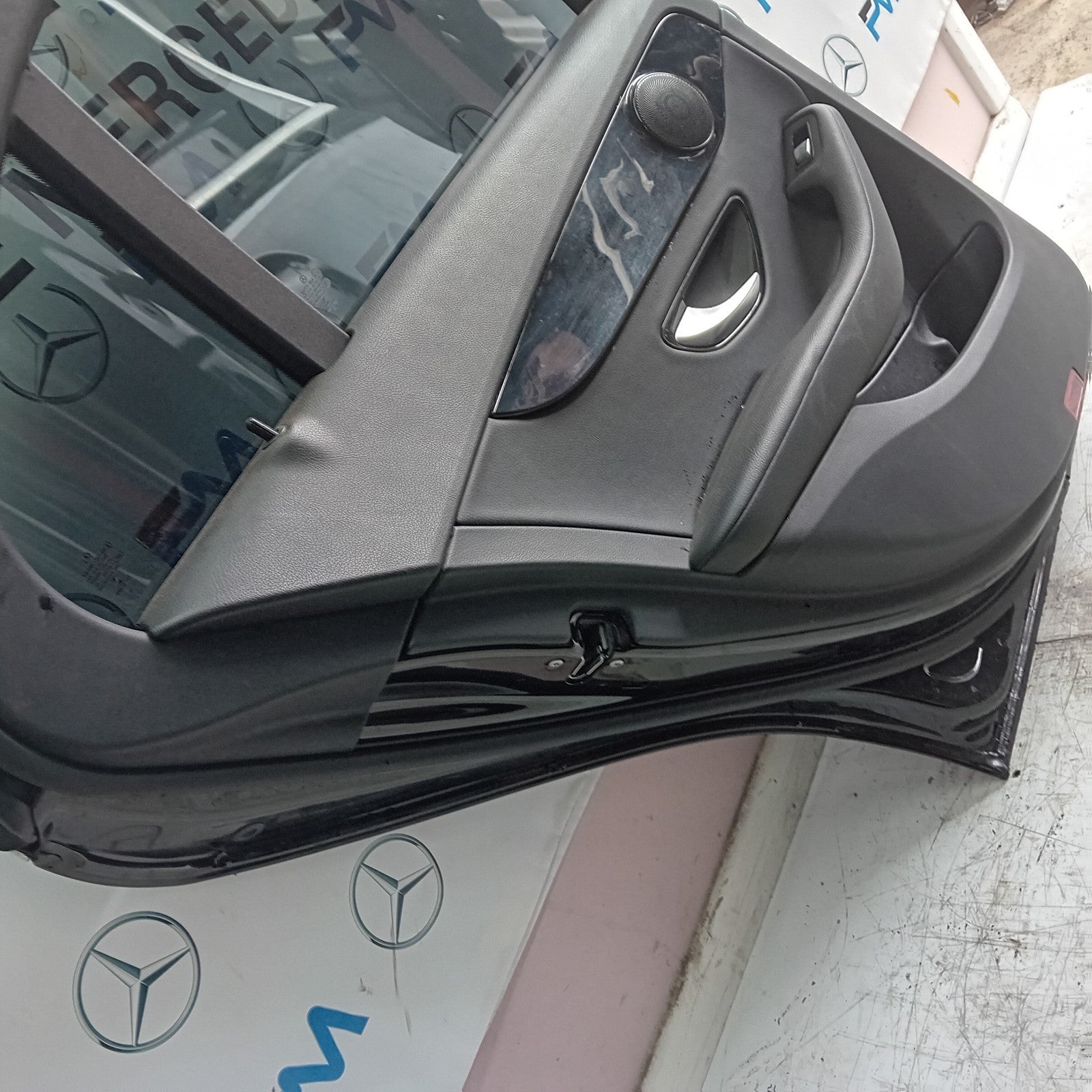 MERCEDES BENZ C-CLASS W205 PASSENGER SIDE REAR DOOR N/S/R BLACK COMPLETE FMD143