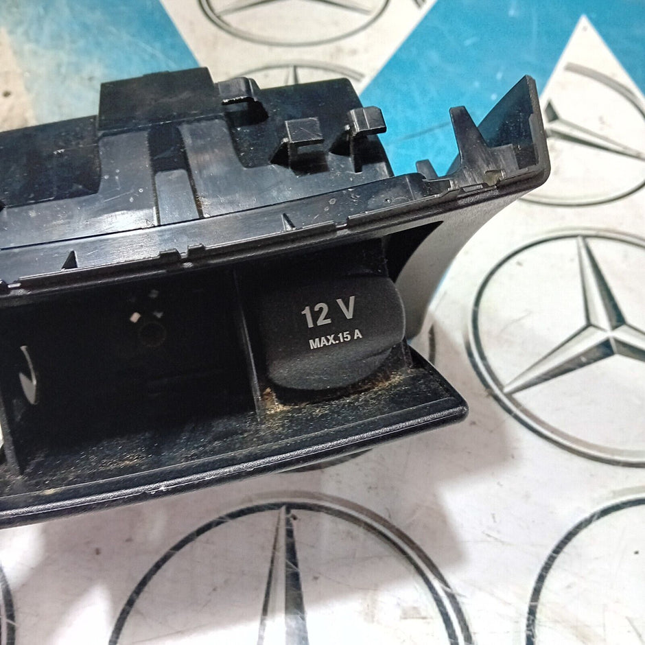 MERCEDES E CLASS CENTRE CONSOLE STORAGE ASHTRAY A2126803850 W212 2012