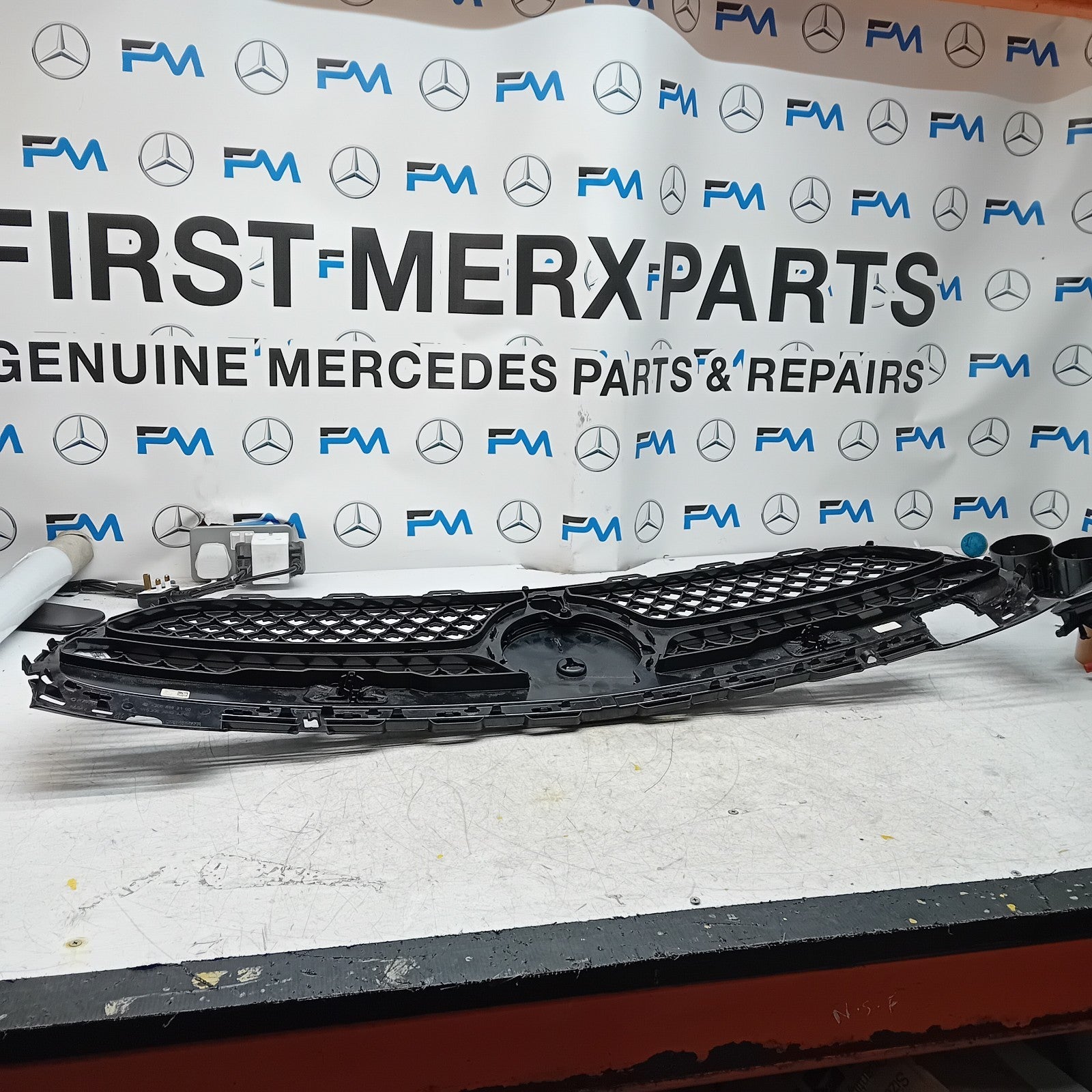 MERCEDES BENZ C-CLASS W206 FRONT GRILL A2068882100 FM001475