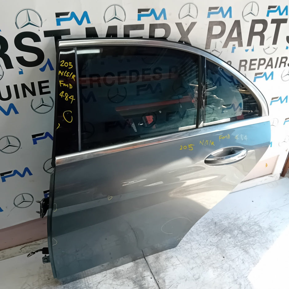 MERCEDES C-CLASS W205 PASSENGER REAR DOOR NSR GREY 2016 COMPLETE FMD484