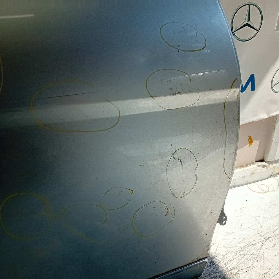 MERCEDES C-CLASS W204 SLN DRIVER REAR DOOR OSR 2011 SILVER COMPLETE FMD490