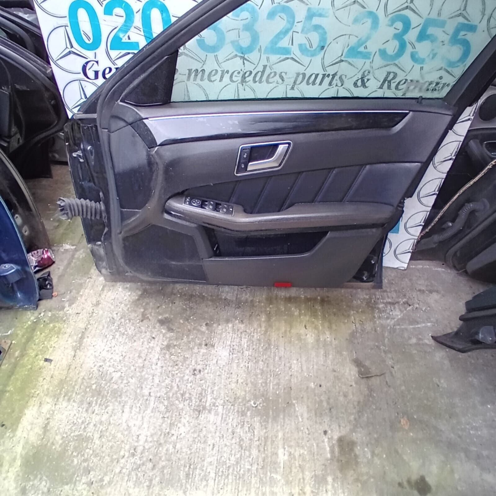 MERCEDES BENZ E-CLASS W212 DRIVER SIDE FRONT DOOR ( OFF SIDE FRONT )