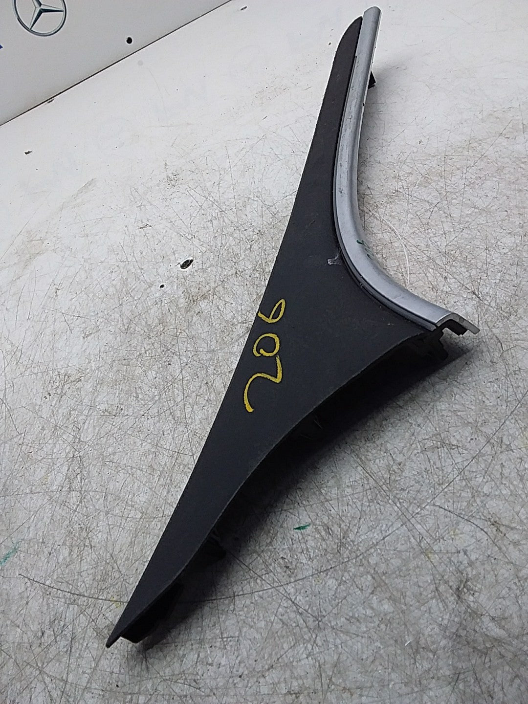 MERCEDES C-CLS W206 COVER TRIM DECOR CONSOLE A2366807802 FMR302