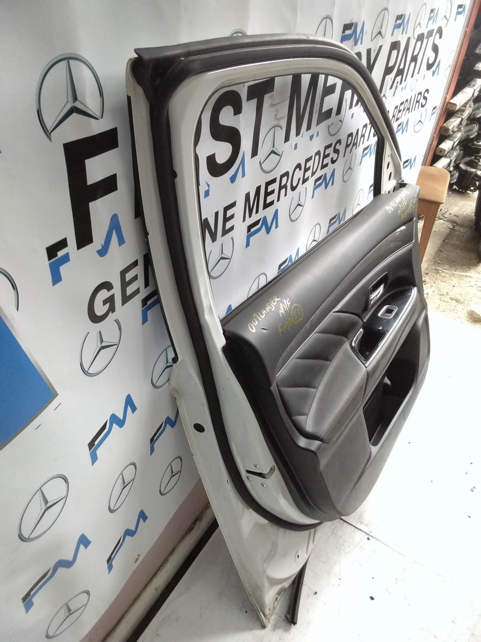 MITSUBISHI OUTLANDER PASSENGER SIDE FRONT DOOR N/S/F COMPLETE WHITE FMD57
