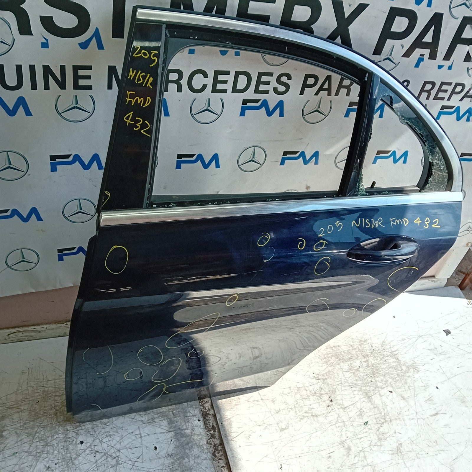 MERCEDES C-CLASS W205 SLN DRIVER REAR DOOR OSR BLUE 2014 ON COMPLETE FMD432