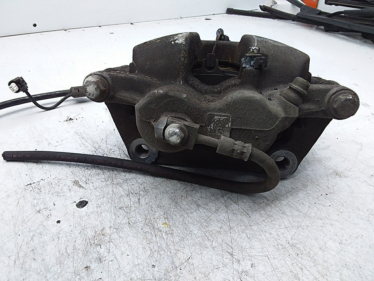 MERCEDES GLA  W247 WHEEL BRAKE CALIPER  LEFT PASSENGER SIDE A1774213400 FMR365