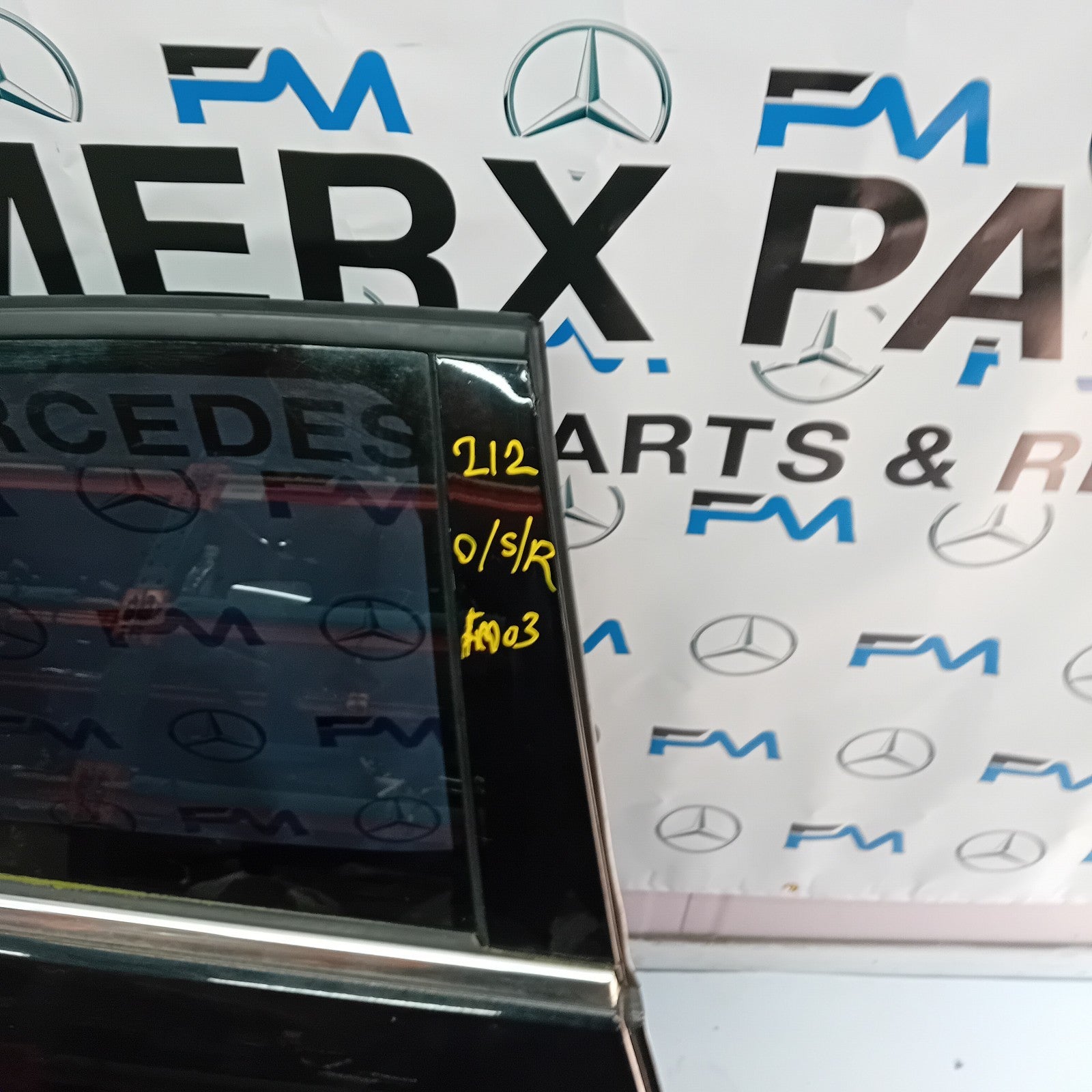 MERCEDES BENZ E-CLASS  W212 DRIVER SIDE REAR DOOR ( OFF SIDE REAR ) FM03