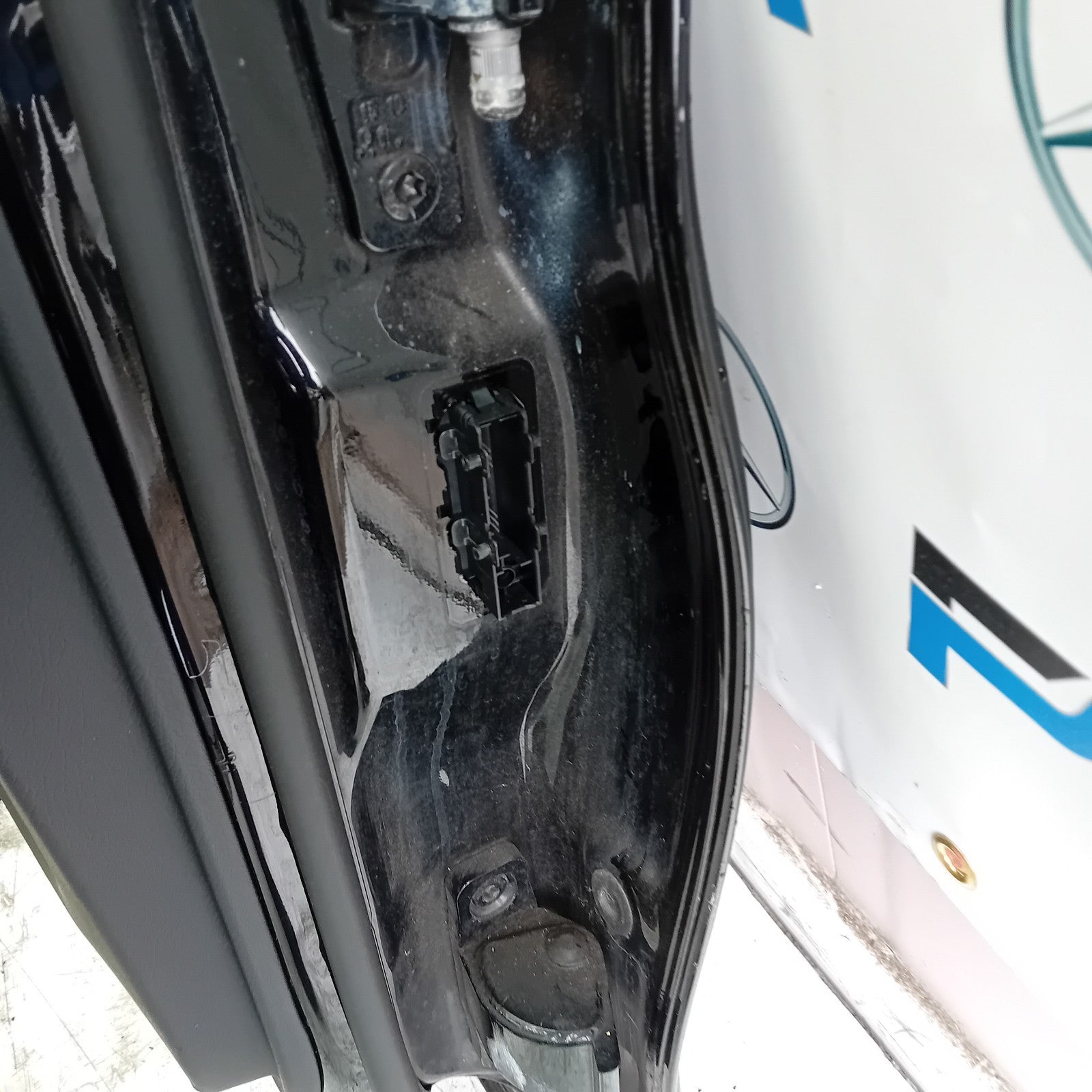 MERCEDES C-CLASS W205 SLN PASSENGER REAR DOOR NSR BLACK 2014 ON COMPLETE FMD241