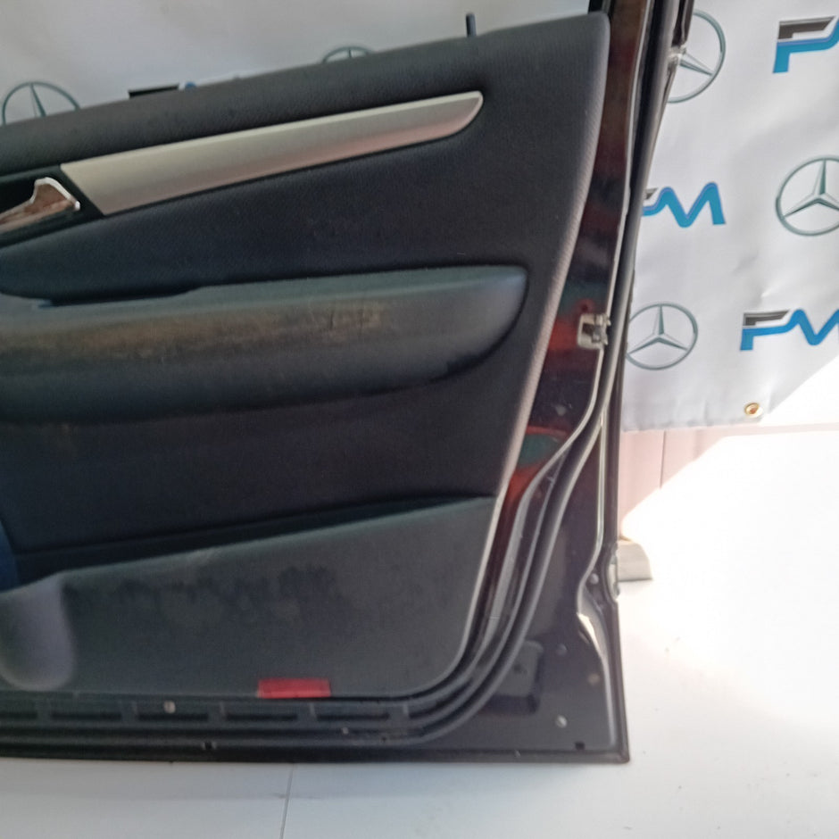 MERCEDES BENZ B-CLASS  W245  DRIVER SIDE FRONT DOOR ( OFF SIDE FRONT ) FM01