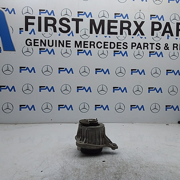 MERCEDES BENZ  C-CLASS W205  ENGINE MOUNT RIGHT OS A2052406717 FMR321