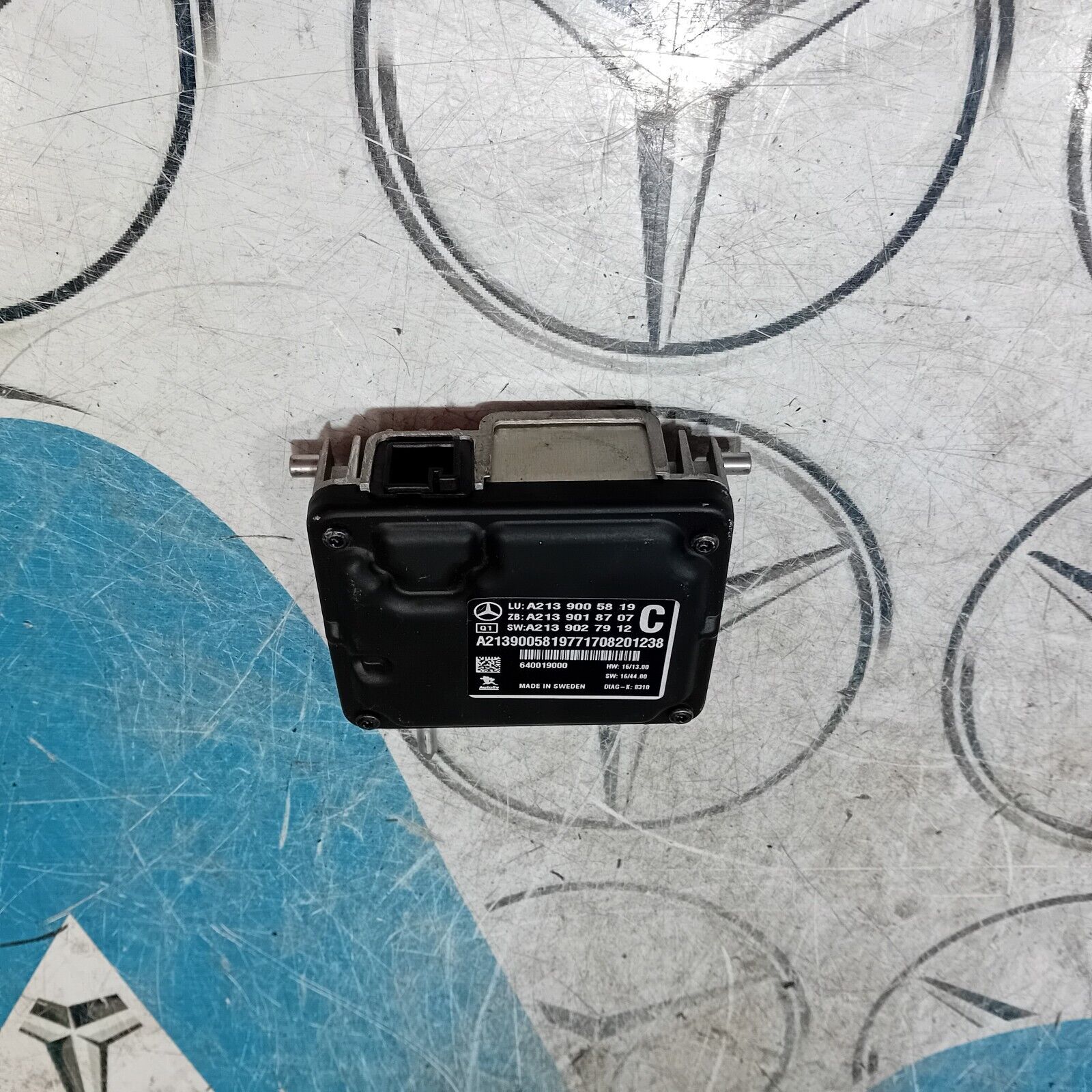 GENUINE MERCEDES BENZ W238 C238 FRONT WINDSHIELD CAMERA A2139005819 / 2139005819