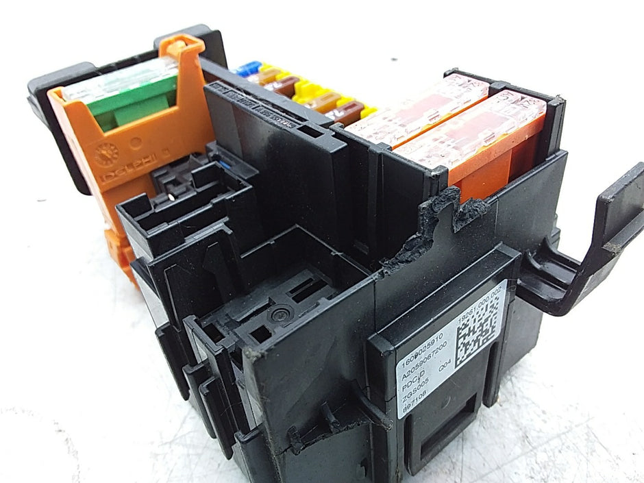 MERCEDES BENZ  C-CLASS W205  FUSE BOX RELAY BOX A2059067200 FMR483