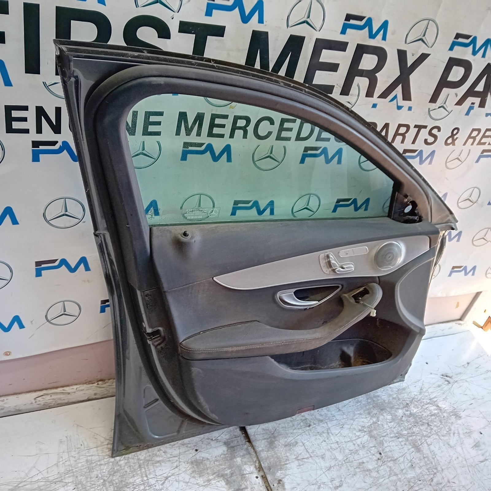 MERCEDES C-CLASS W205 SLN PASSENGER FRONT DOOR NSF GREY 2014 ON COMPLETE FMD470