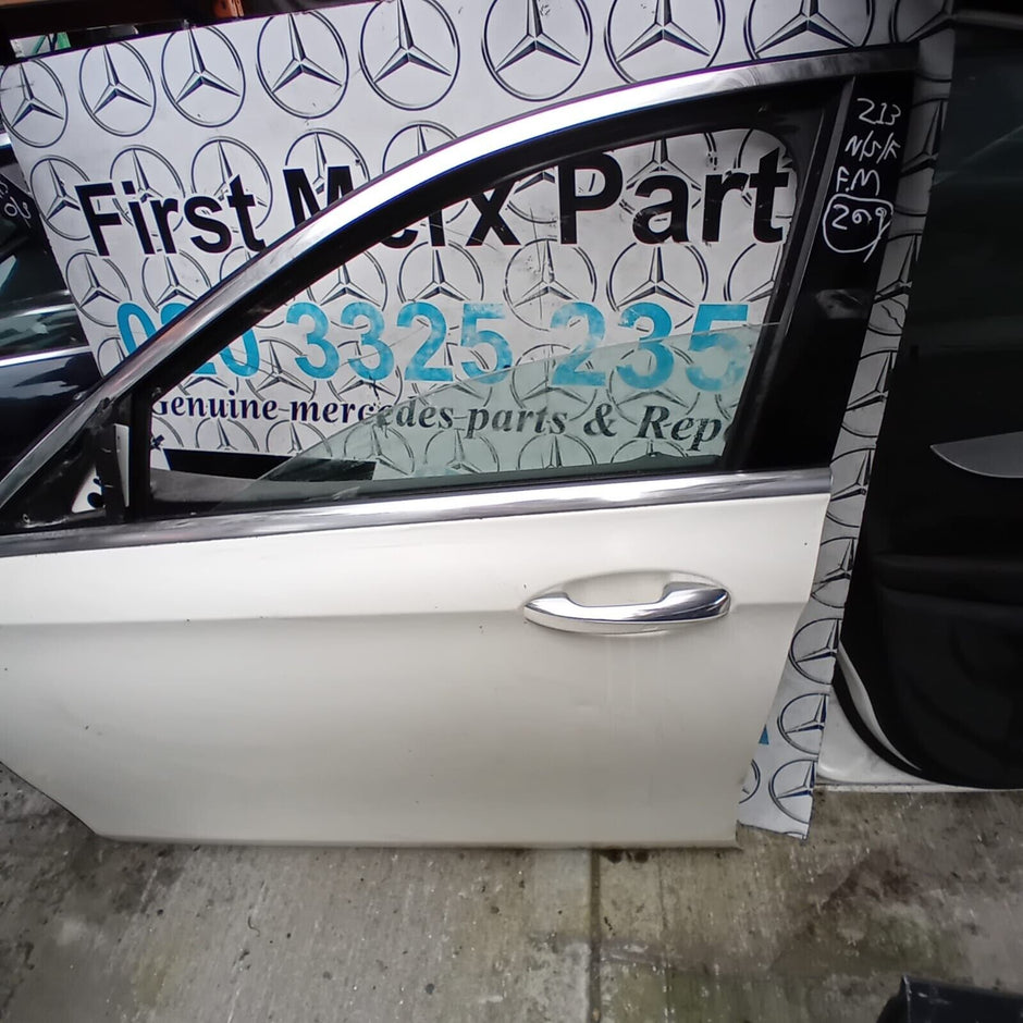 MERCEDES BENZ E-CLASS  W213  PASSENGER SIDE FRONT ( NEAR SIDE FRONT )