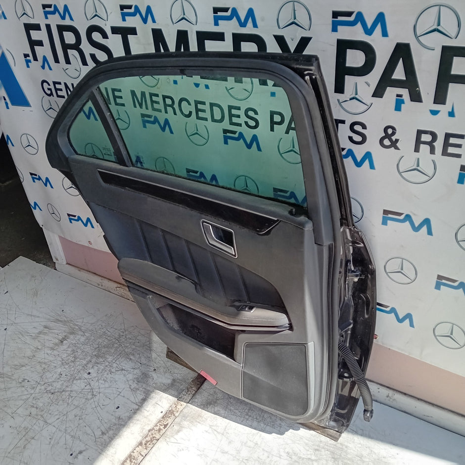 MERCEDES E-CLASS W212  PASSENGER REAR DOOR NSR BLACK 2009-16 COMPLETE FMD424