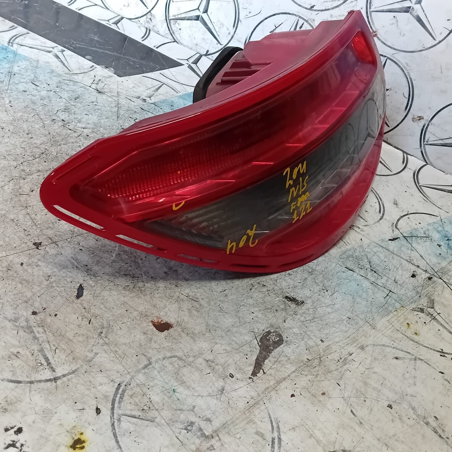 MERCEDES BENZ C-CLASS W204 REAR PASSENGER SIDE ( N.S ) TAIL LIGHT 2048202964