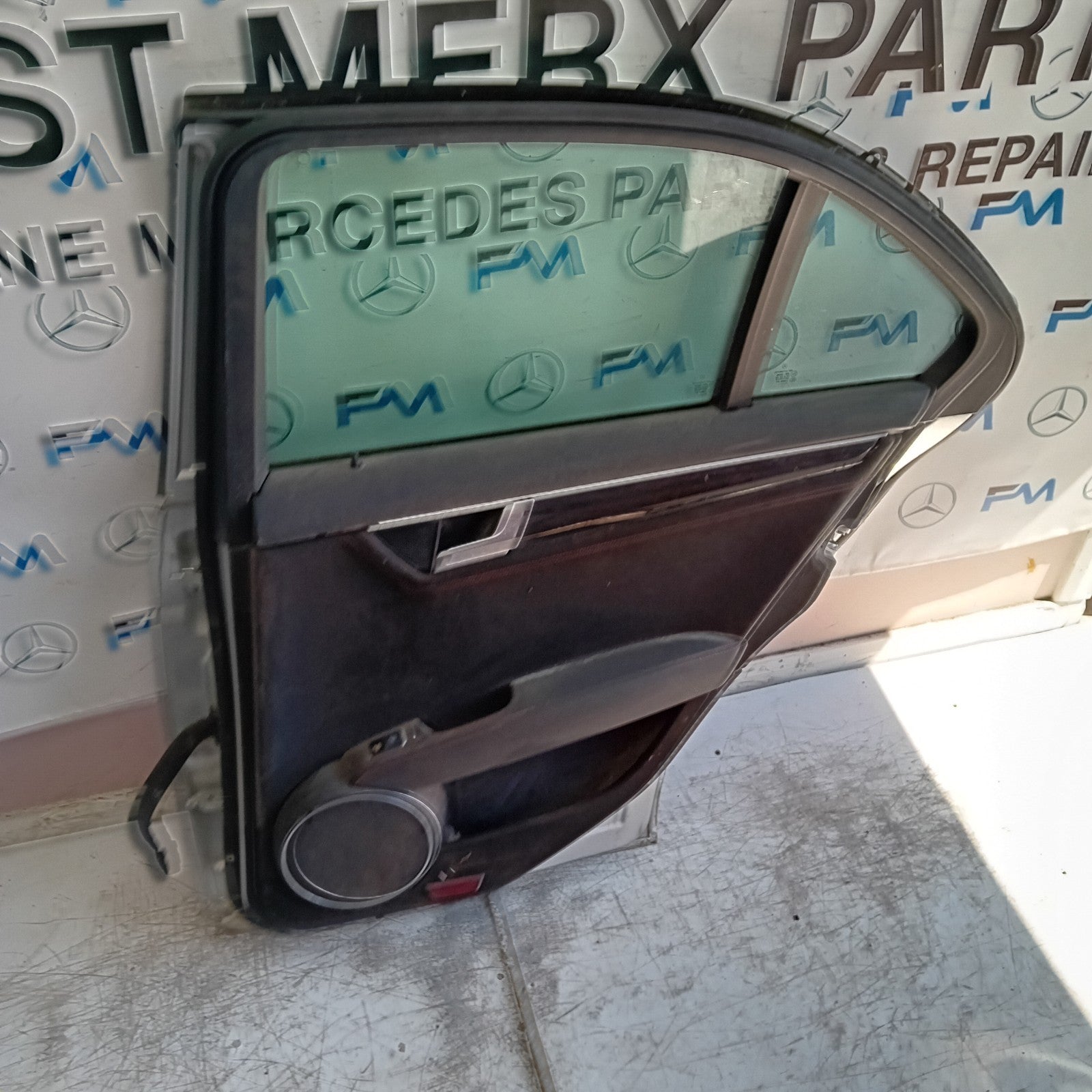 MERCEDES C-CLASS W204 SLN DRIVER REAR DOOR OSR 2011 SILVER COMPLETE FMD490