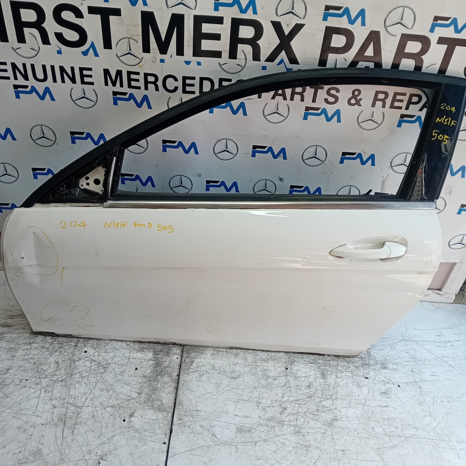 MERCEDES C-CLASS W204 PASSENGER FRONT DOOR NSF 2013 WHITE COMPLETE FMD505