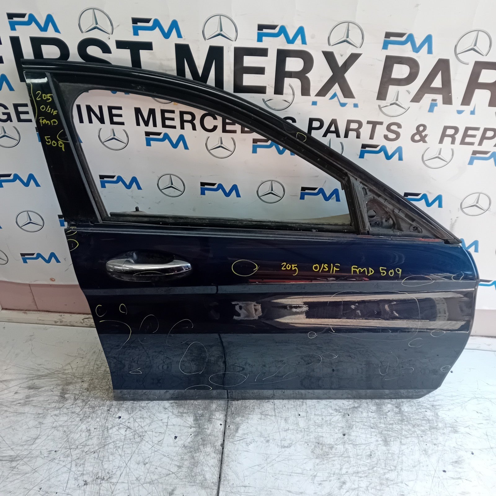 MERCEDES C-CLASS W205 DRIVER FRONT DOOR OSF 2014 BLUE COMPLETE  FMD509