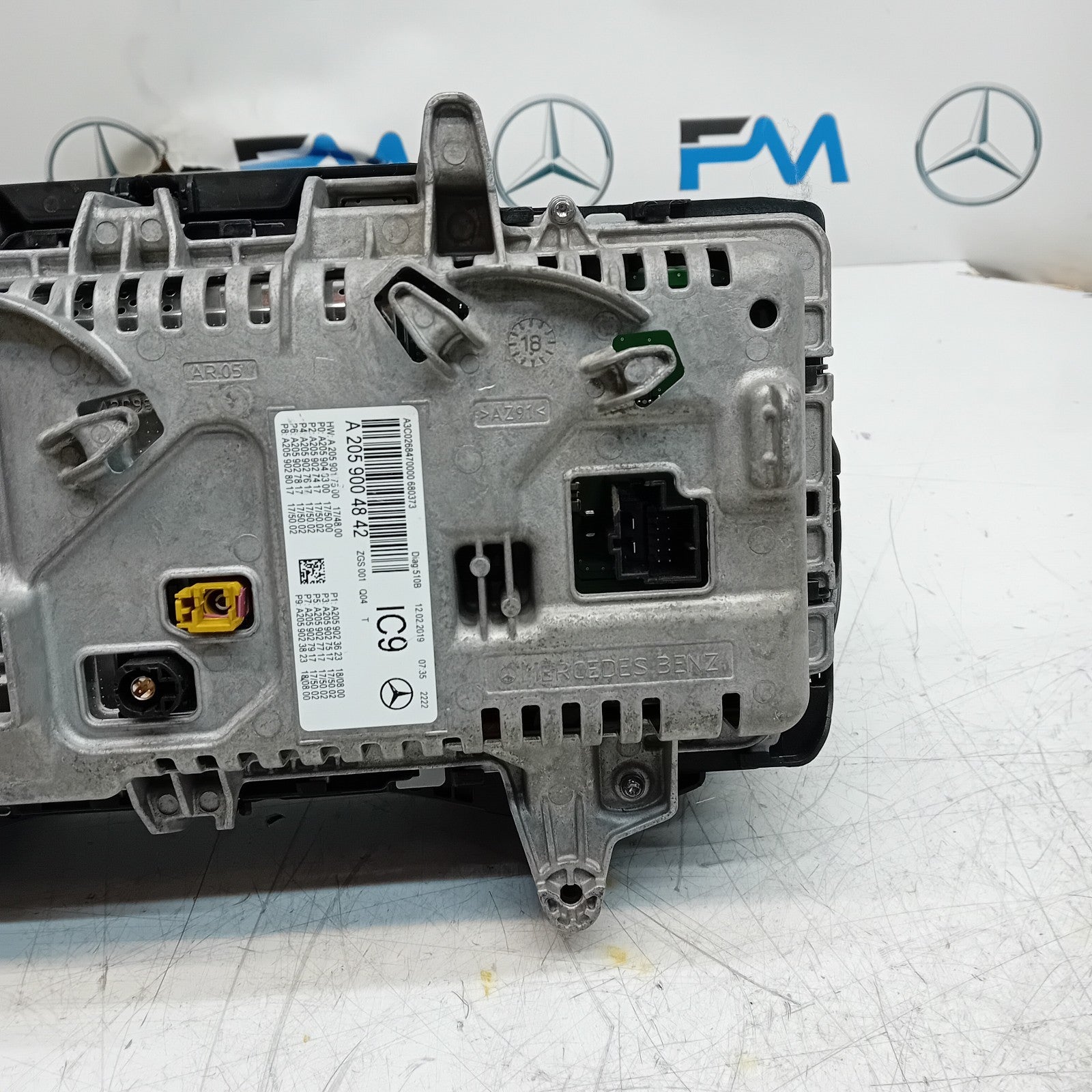 MERCEDES C-CLASS W205 SPEEDOMETER INSTRUMENT CLUSTER BLACK A2059004842 FM001472