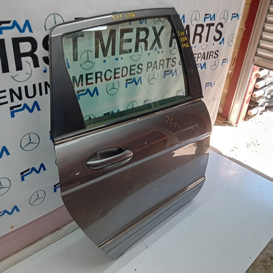 MERCEDES BENZ B-CLASS  W245  DRIVER SIDE REAR DOOR ( OFF SIDE REAR ) FM02