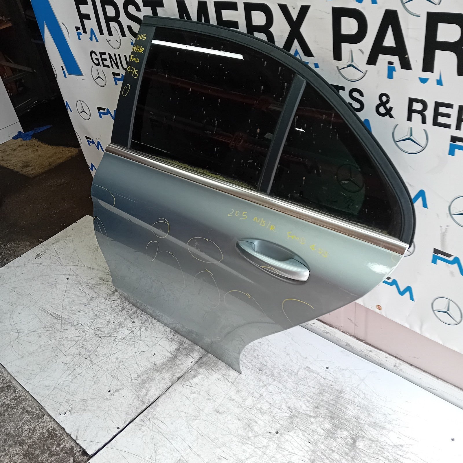 MERCEDES C-CLASS W205 PASSENGER REAR DOOR NSR SILVER 2014 ON COMPLETE FMD475