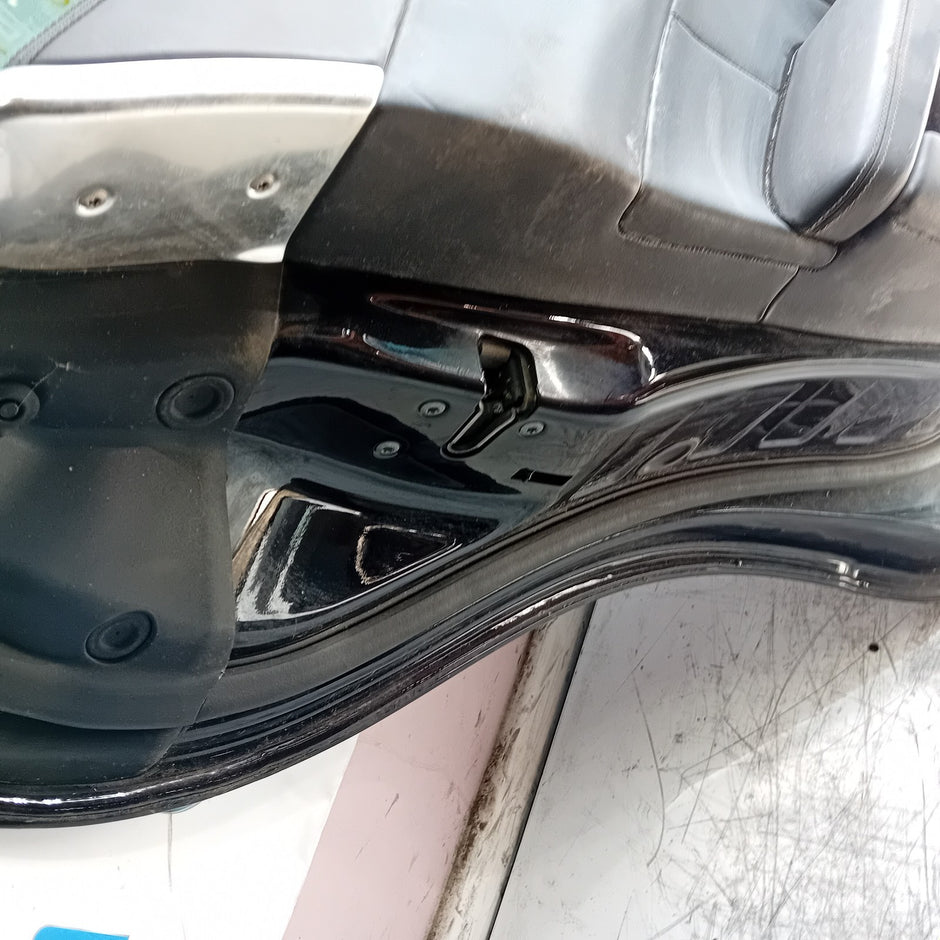 MERCEDES CLS W218 COUPE PASSENGER REAR DOOR NSR BLACK 2011-17 COMPLETE FMD429