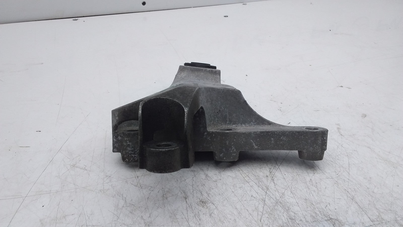MERCEDES BENZ A-CLS W176 ENGINE MOUNTING BRACKET A2462401809 FMR449
