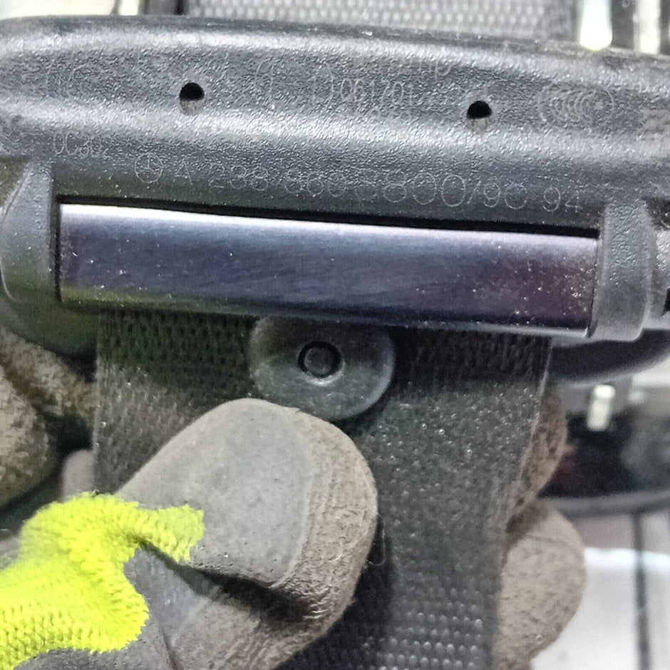 MERCEDES BENZ E CLASS A238 CONVERTIBLE 2017-23 REAR RIGHT SEAT BELT A2388603800
