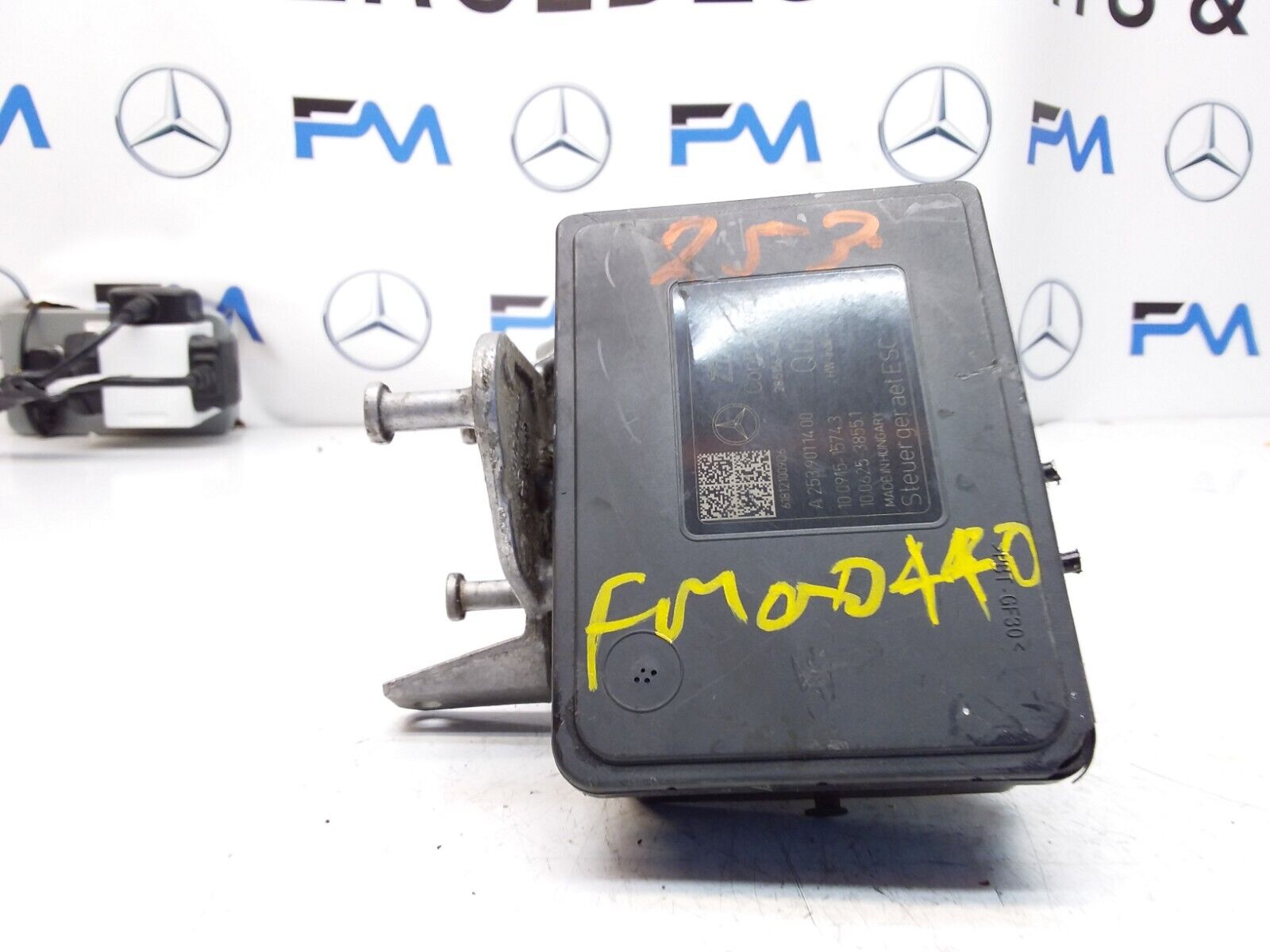 MERCEDES C-CLASS W205 ABS PUMP MODULE CONTROL UNIT A2539011400 FM00440