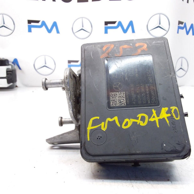 MERCEDES C-CLASS W205 ABS PUMP MODULE CONTROL UNIT A2539011400 FM00440