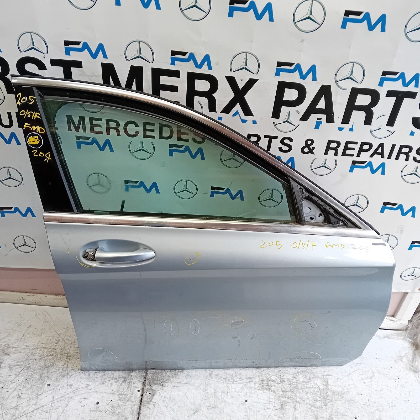 MERCEDES BENZ C-CLASS W205 SALOON DRIVER  FRONT DOOR OSF SILVER 2014 ON  FMD204