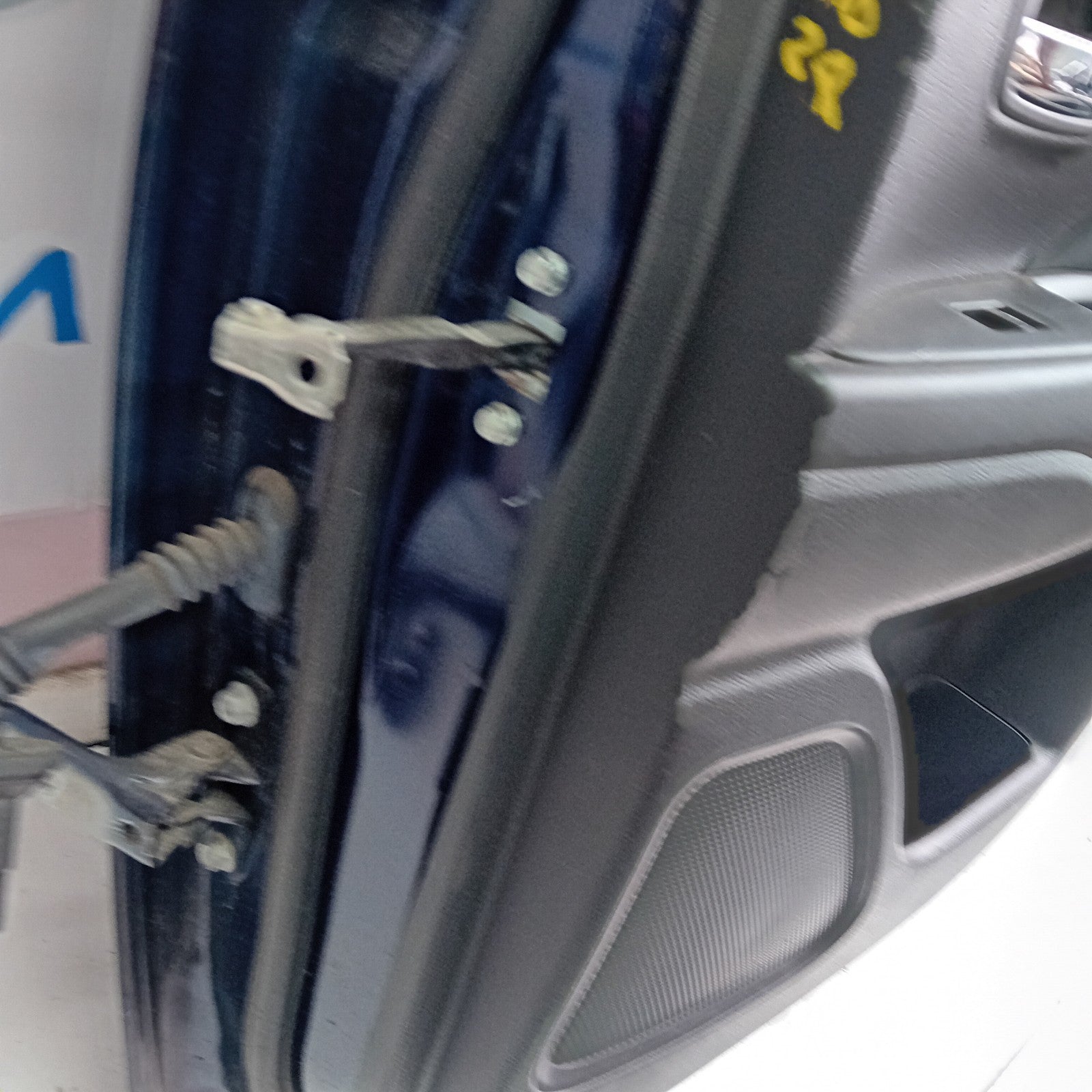 MITSUBISHI OUTLANDER  DRIVER REAR DOOR (OFF SIDE REAR) BLUE FMD24