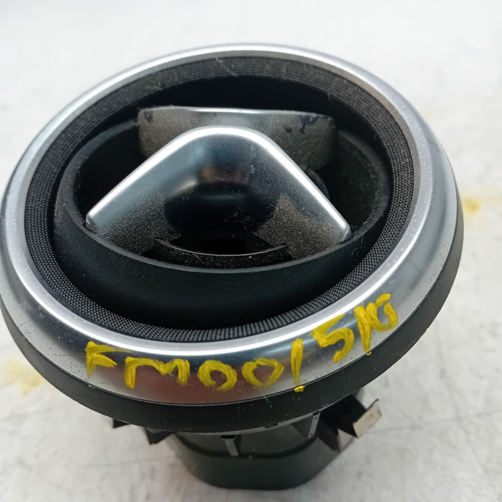 MERCEDES BENZ A-CLASS W176 DASHBOARD AIR VENT 2015 A1768300354 FM001510