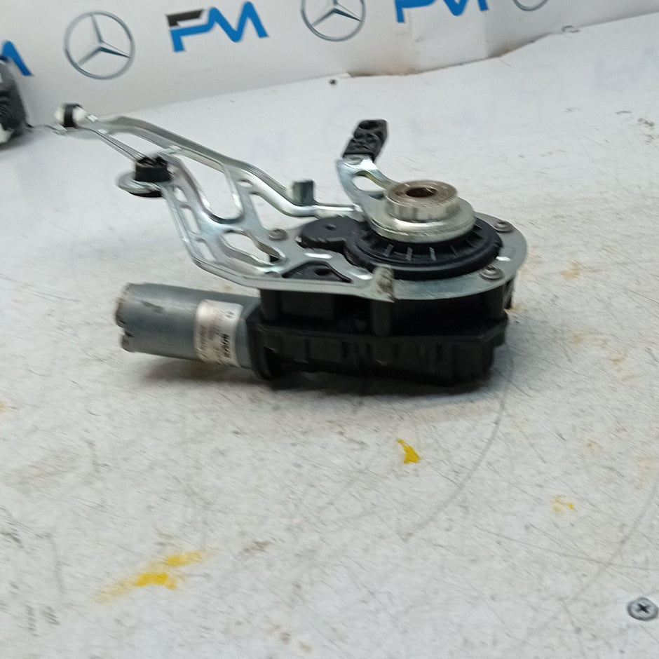 MERCEDES BENZ C-CLASS W205 TAILGATE POWER LIFT SOFT CLOSE 0390204 124 FM001264
