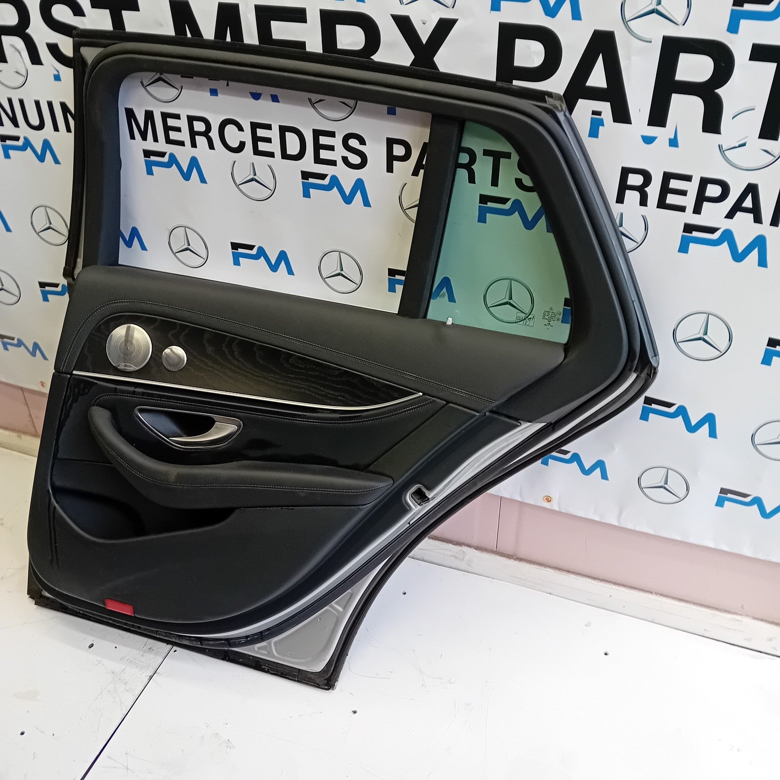 MERCEDES BENZ E-CLASS W213 DRIVER SIDE REAR DOOR ( OFF SIDE REAR ) FM013
