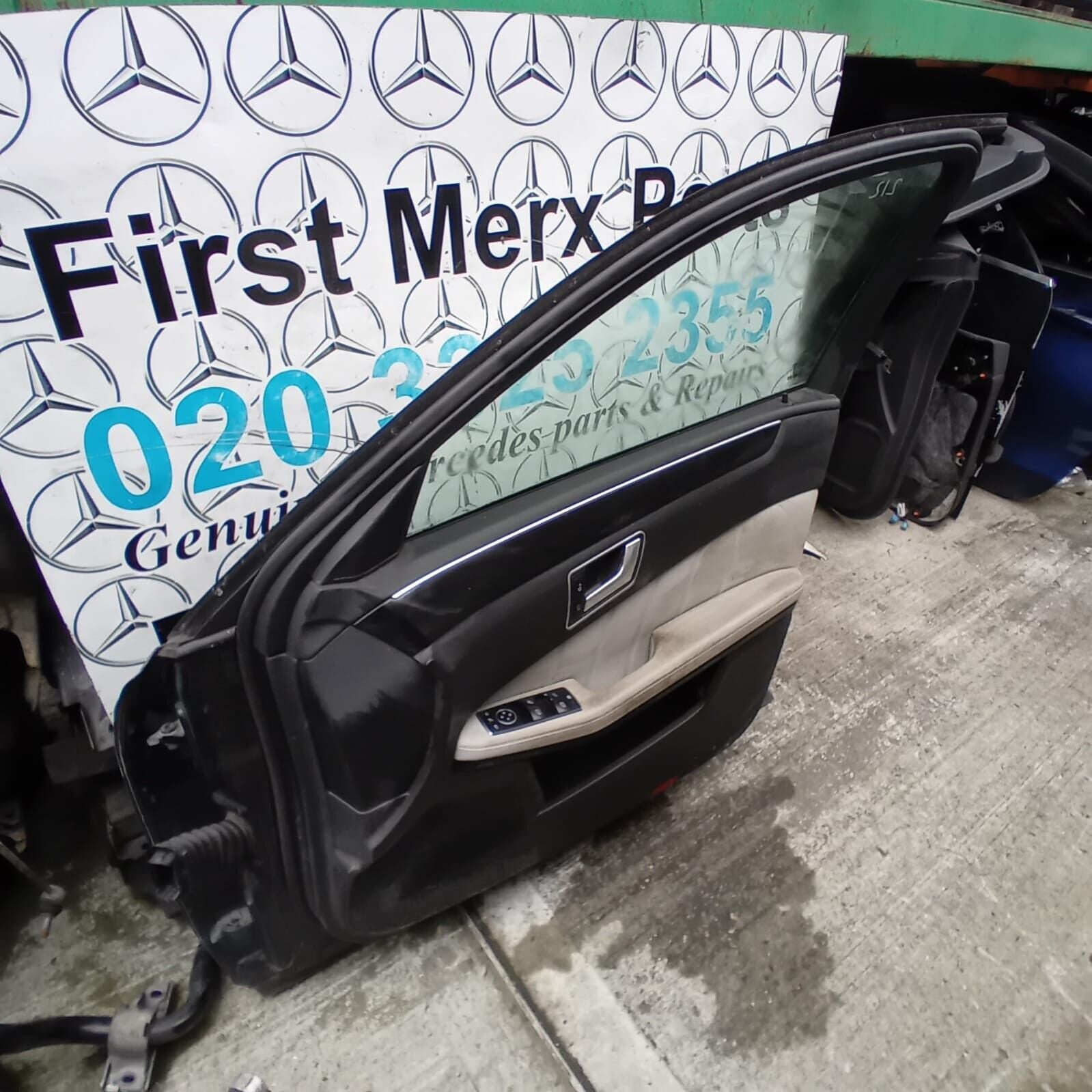 MERCEDES BENZ E-CLASS W212 DRIVER SIDE FRONT DOOR ( OFF SIDE FRONT )