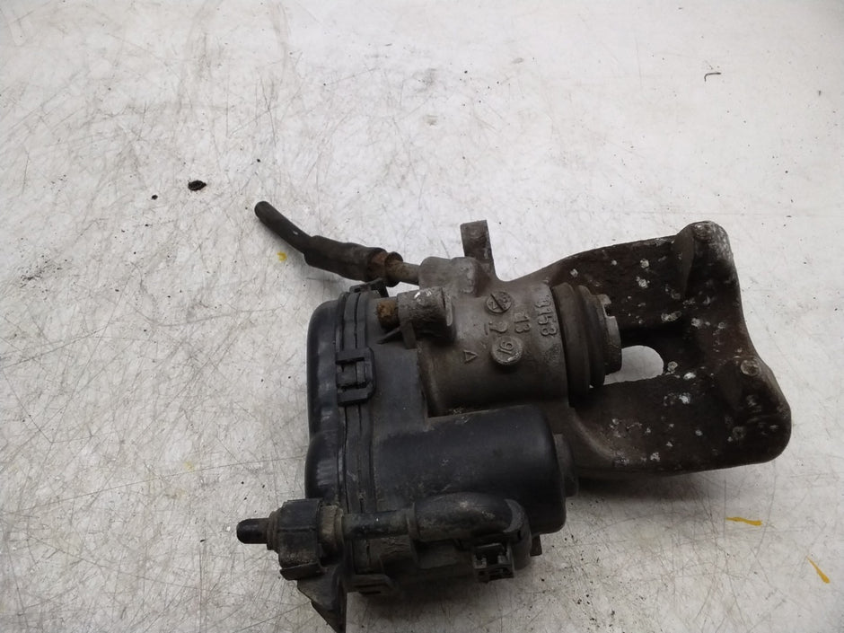 MERCEDES  B-CLASS W246 REAR RIGHT DRIVER SIDE BRAKE CALIPER A2464232298 FMR133