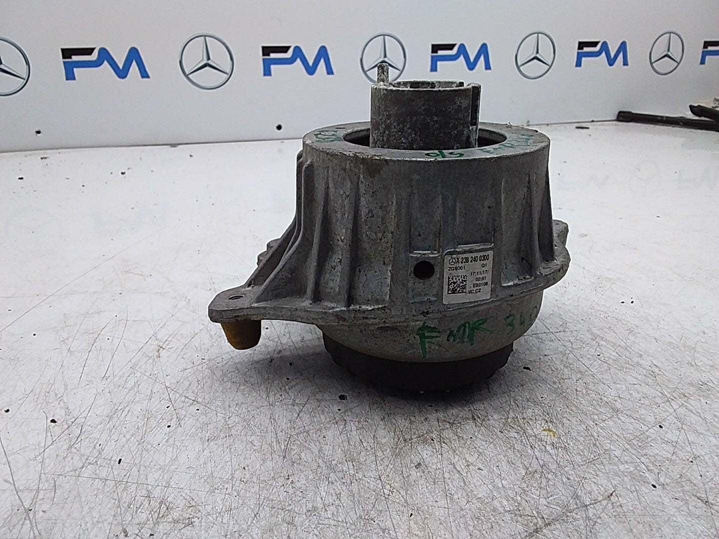MERCEDES BENZ  E-CLASS COUPE C238  ENGINE MOUNT RIGHT OS A2382400300 FMR340