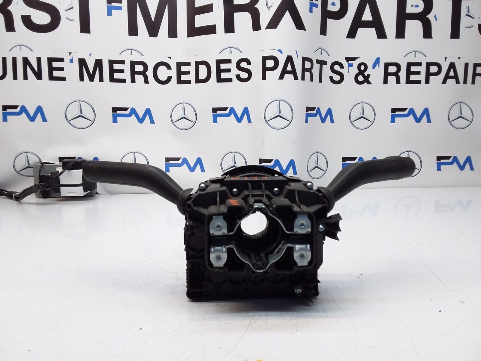 Mercedes  A-CLASS W177 INDICATOR/WIPER GEAR SELECT + SQUIB 10139371 2018 FM00534