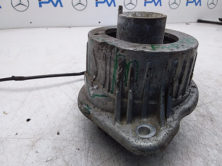 MERCEDES BENZ  S-CLASS W222  ENGINE MOUNT LEFT NS A2222407517 FMR326 (DAMAGED)