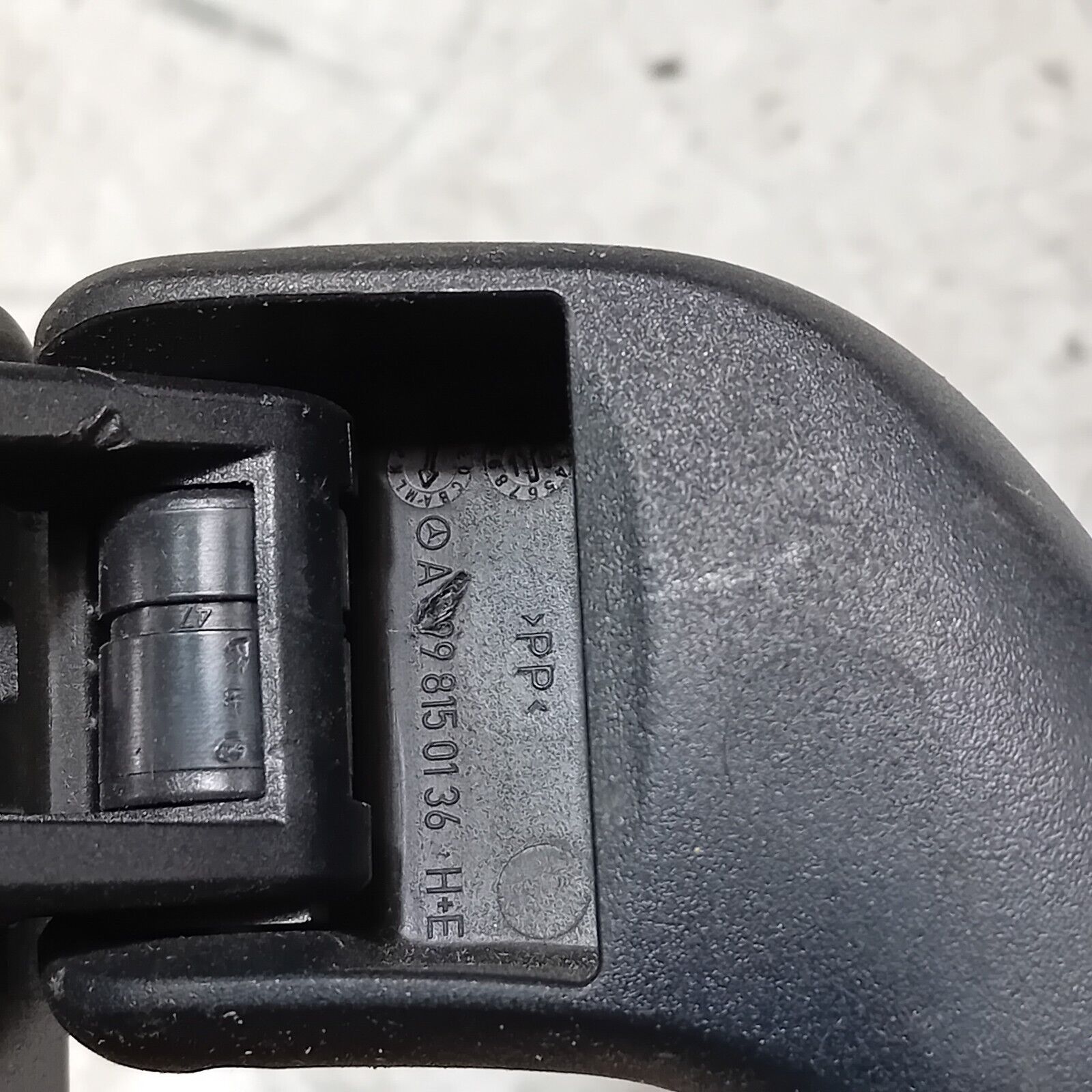 MERCEDES E CLASS W213 2017 ROOF GRAB HANDLE REAR LEFT PASSENGER SIDE A0998150000